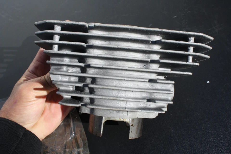 Kawasaki H1 500 Mach III KH500 1969-1971 CILINDRO CENTRAL NUEVO EN CAJA Foto 3 de 4