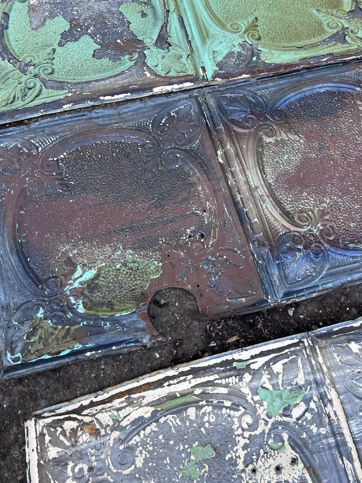 Lote ANTIGA TELHA DE TETO DE METAL ESTANHO RECUPERADA VINTAGE Peças Quadradas Grandes Vitorianas - Imagem 4 de 4