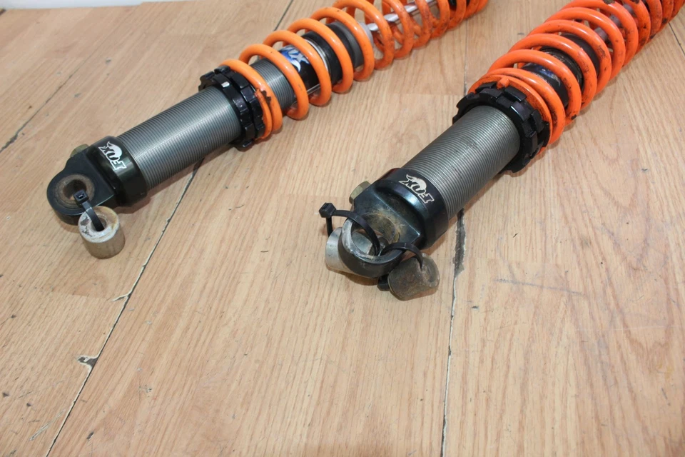 PAR de Amortecedores Frontais Arctic Cat M8 2007 17,5" - Imagem 3 de 4