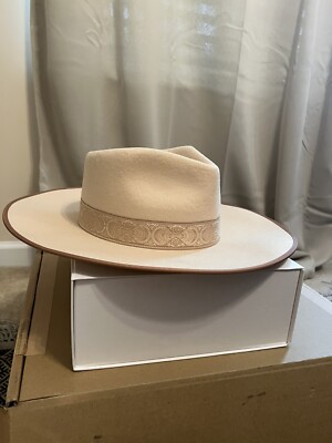 Lack of Color Ivory Rancher Special Large NWT, in orginal  display picture 1