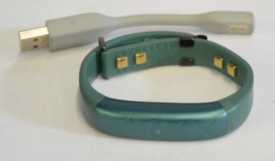 Jawbone UP3 Bluetooth Wireless Heart Rate Monitor Sleep and Fitness Tracker - Image 3 of 4