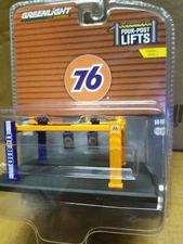 Greenlight Union 76 Four Post Lift Auto Shop 1:64 