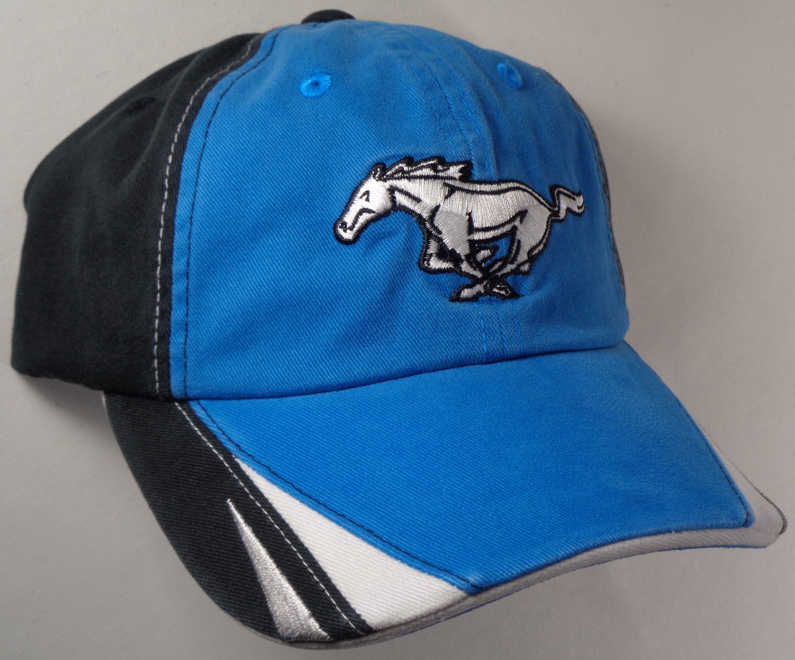 Cappello Cappello Con Licenza Ford Mustang Pony Teal Nero CF