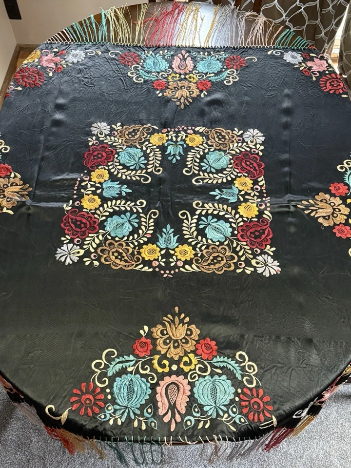 Mantón de piano vintage negro bordado con flecos bufanda floral arco iris Foto 3 de 4