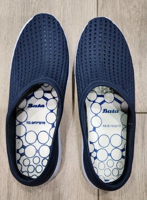 Bata Mesh Slip-On Clogs Navy Men s 7 / Women s 8.5 Lightweight Comfort Shoes