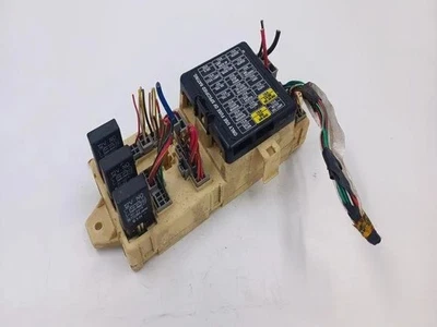 SUBARU IMPREZA Estate GF Bloc de Fusible 961227 81304FA464 1.60 Petrol 27164926 - Photo 1/4
