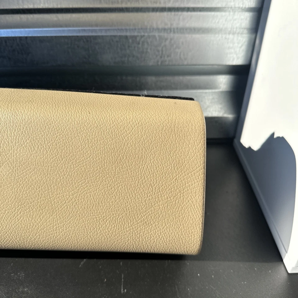 98-03 Mercedes W210 E430 E320 E55 AMG Guantera Compartimento Portavasos Bronceado Fabricante de Equipo Original Foto 4 de 4