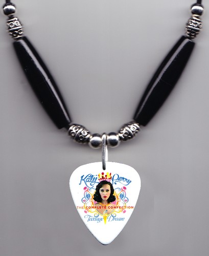 Katy Perry Teenage Dream : Le Complet Confection Guitare Choisissez Collier - Photo 1 sur 3