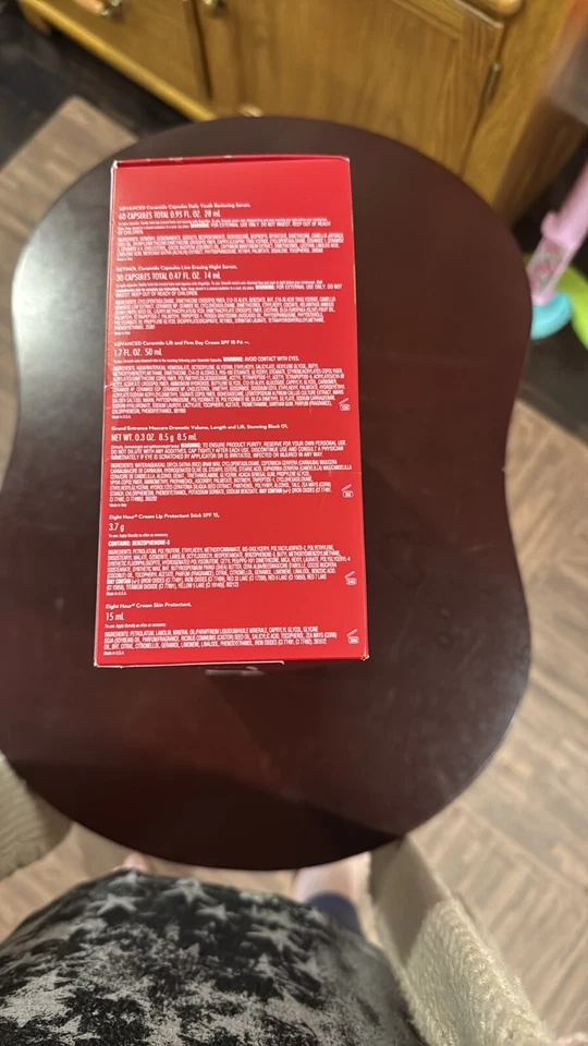 Elizabeth Arden Juego de Regalo Rojo y Dorado Listo para Fiesta Foto 4 de 4