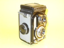 Yashica 44A - vintage TLR in extremely good cosmetic condition...