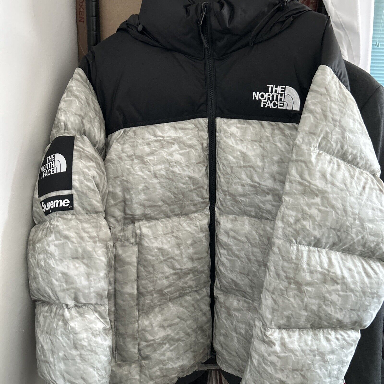 Supreme TNF Paper Print Nuptse Jacket XL