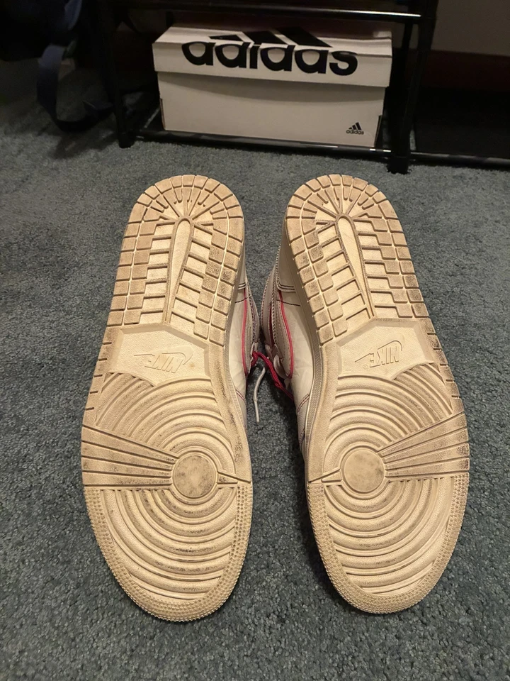 Talla 11 - Air Jordan 1 Retro OG High Phantom Foto 4 de 4