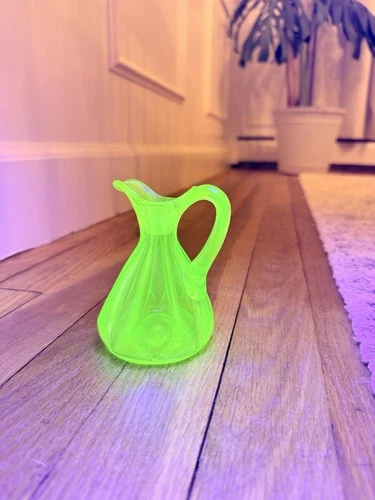 Vintage Green Glass Cruet Pitcher – Uranium / Depression Glass – No Stopper