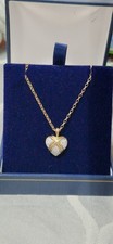 9ct Gold diamond cluster love Hart Pendant And 9ct Gold 16in-18in chain