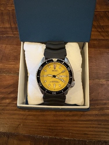 Seiko SKXA35 (Bumblebee)