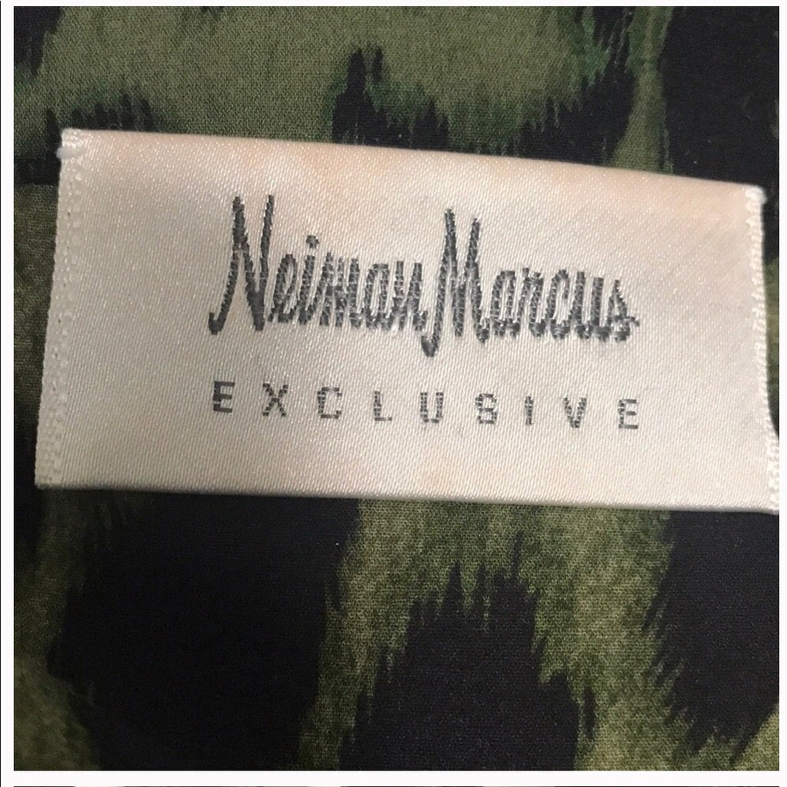 EUC Green Silk Neiman Marcus python leopard Blous… - image 4