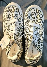 TIME and TRU Women's SCRUNCH Back Casual Size 8.5 SNEAKERS