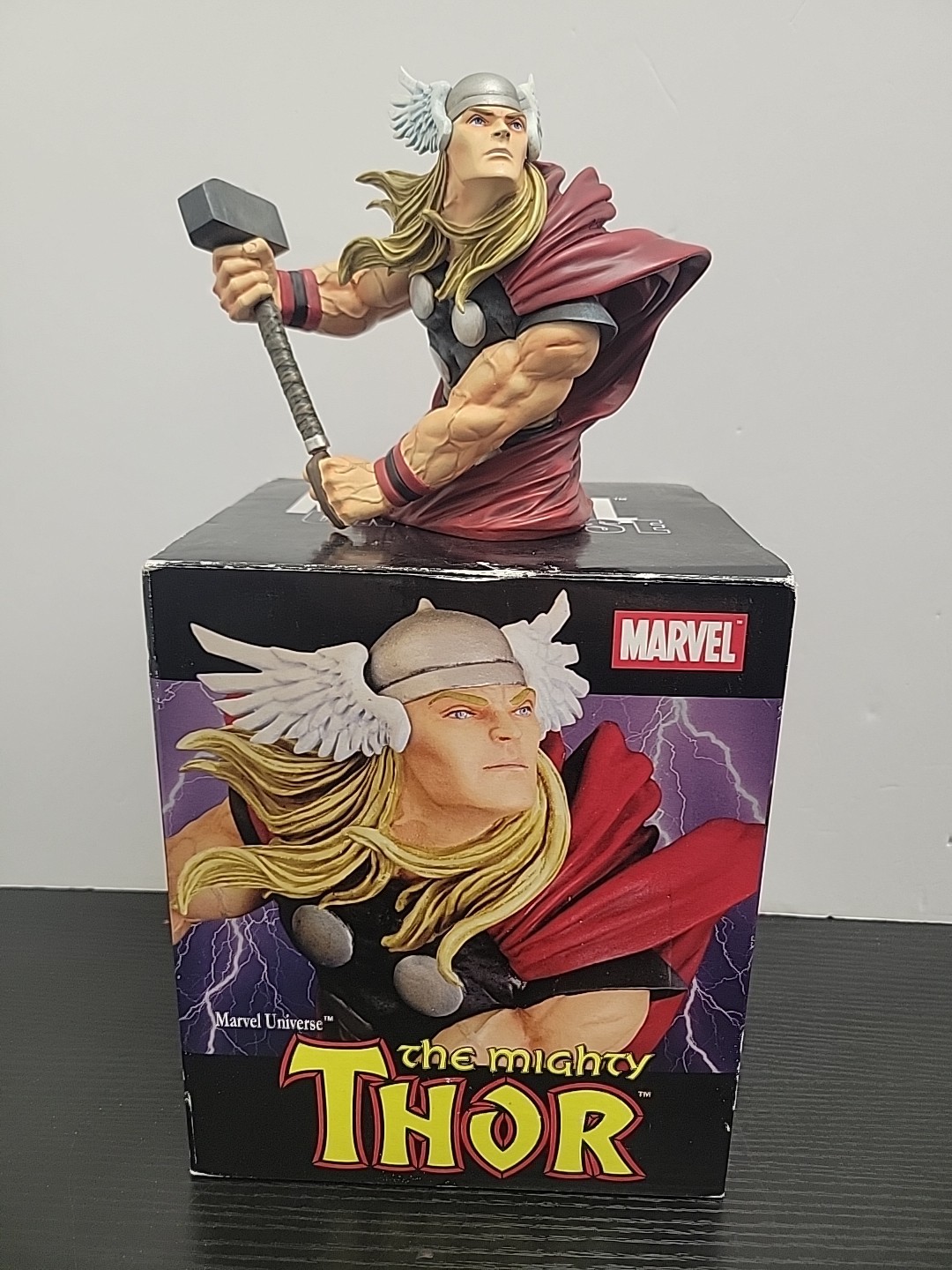 6" Sculpture 2005 Marquez Coa (box Dmg)
