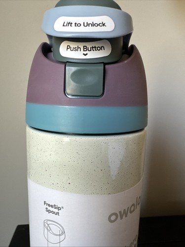 Bouteille d'eau Owala édition limitée 24 oz confettis neuve avec étiquette - Photo 12 sur 15