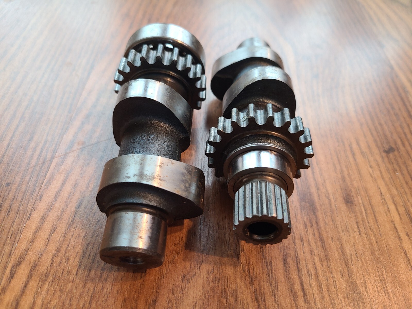 HARLEY DAVIDSON OEM TWIN CAM 88 CAMSHAFTS 25534-99 25544-00 