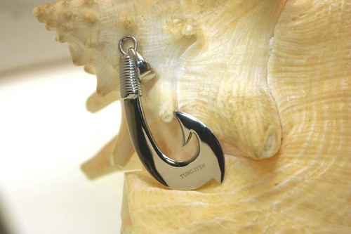 23MM SOLID TUNGSTEN GENUINE INLAID KOA WOOD HAWAIIAN MAKAU FISH HOOK PENDANT RF - Picture 3 of 9