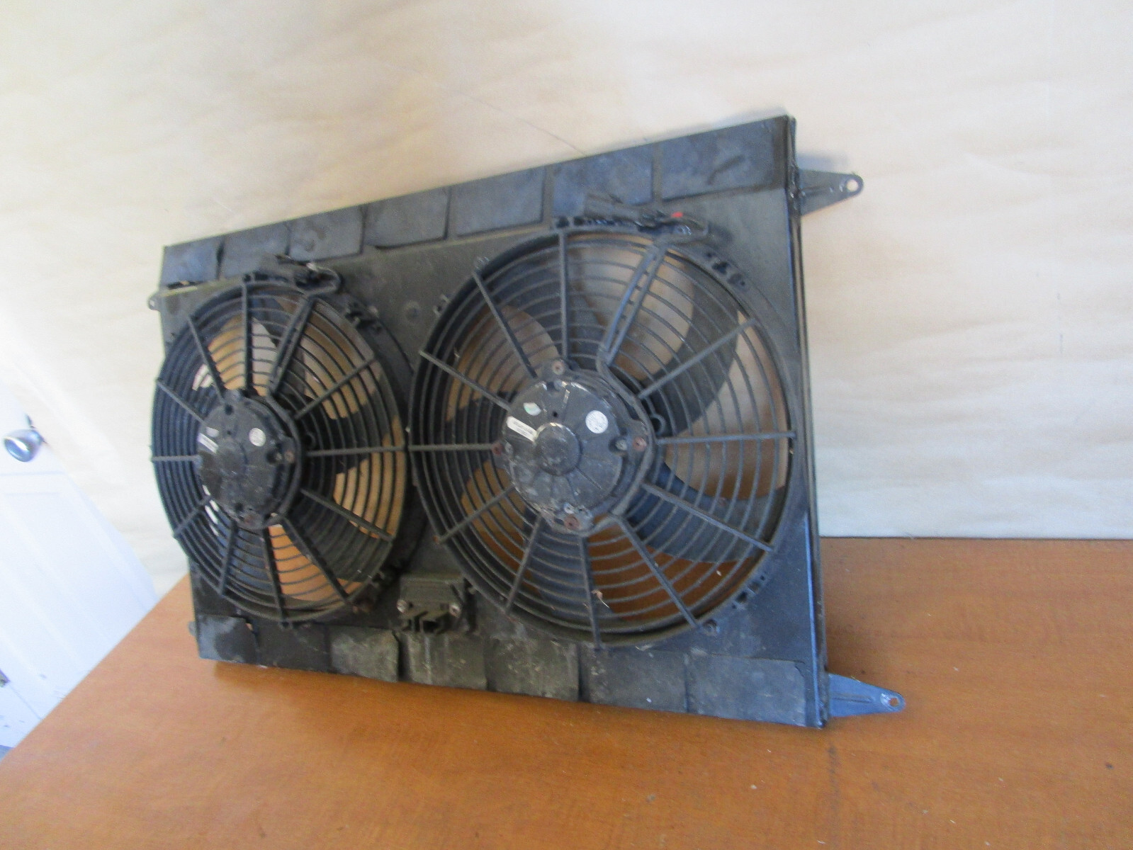 Maserati 4200  Complete Radiator Cooling Fans Assy  P/N 221254