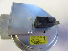 Carrier Furnace Pressure Switch Part#  HK06WC076  Tridelta  # FS6675-1320