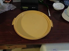 VTG TUPPERWARE 1256 HARVEST GOLD CAKE TAKER CARRIER ROUND REPLACEMENT BASE