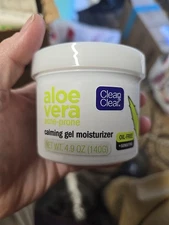 Clean & Clear Aloe Vera Facial Cleanser Oil-Free for Sensitive Skin 4.9oz (140g)