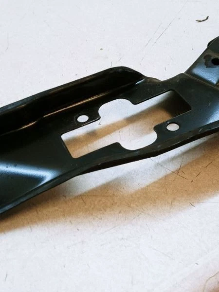 00-06 MERCEDES BENZ W220 S430 S500 UPPER RADIATOR CORE SUPPORT OEM USED - Image 2 of 4