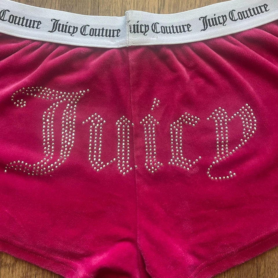 Juicy Couture丝绒短裤 — 第 2/4 张图片
