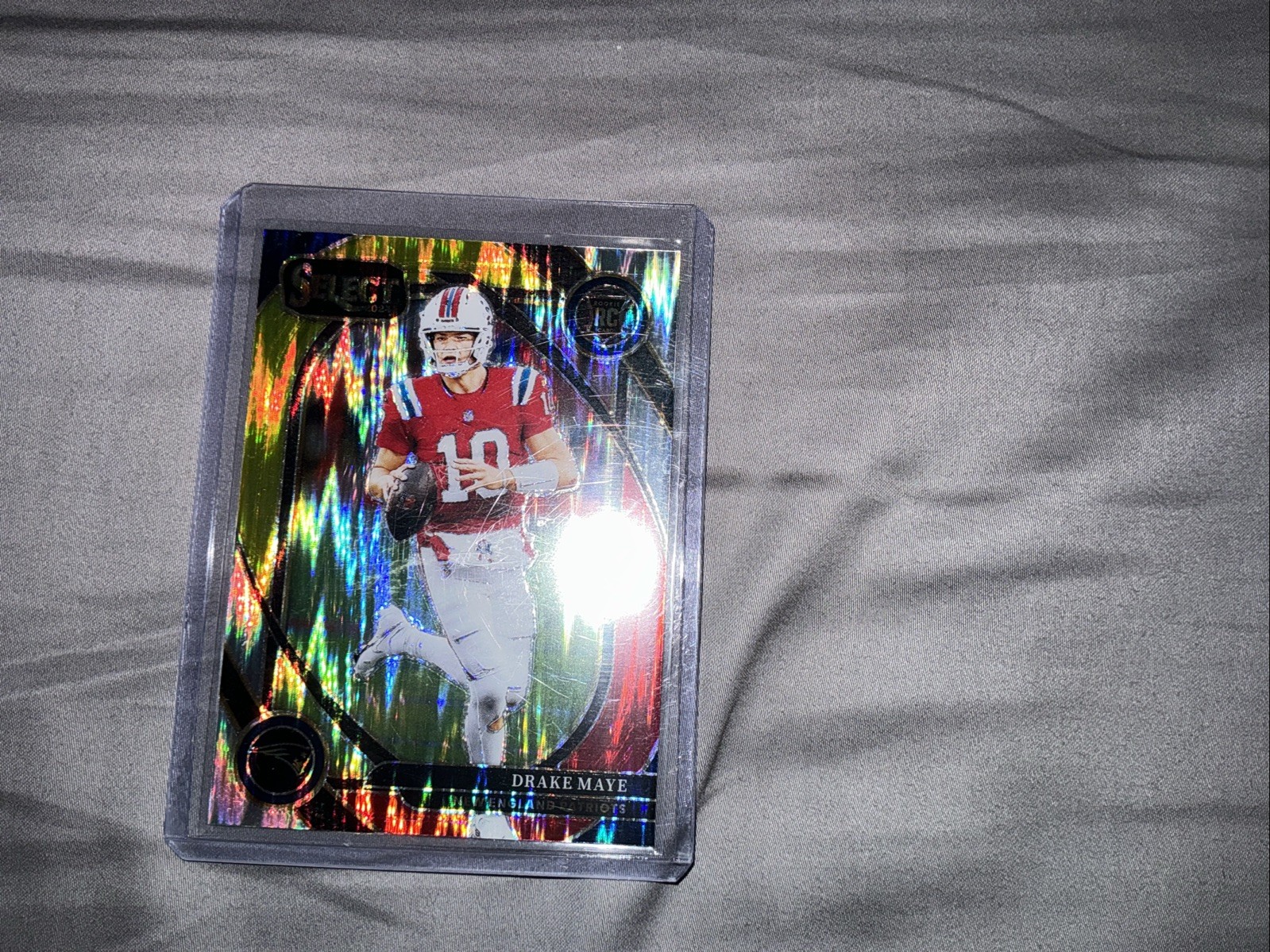 2024 Panini Select - Club Level Drake Maye #218 Red & Yellow Shock Prizm (RC)