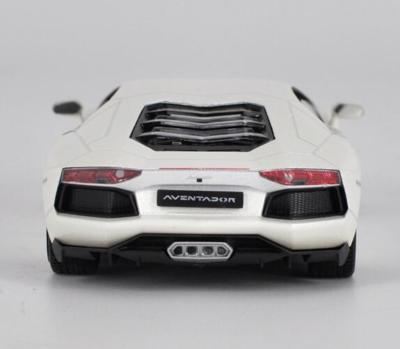 Welly 1:24 Lamborghini Aventador LP700-4 Diecast Model Racing Car