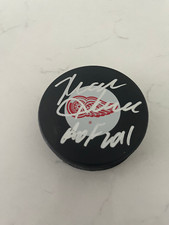 MARK HOWE AUTOGRAPH DETROIT RED WINGS HOCKEY PUCK