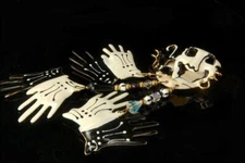 VINTAGE LUNCH AT THE RITZ COMEDY TRAGEDY MASKS ENAMEL BLACK WHITE BROOCH PIN BR