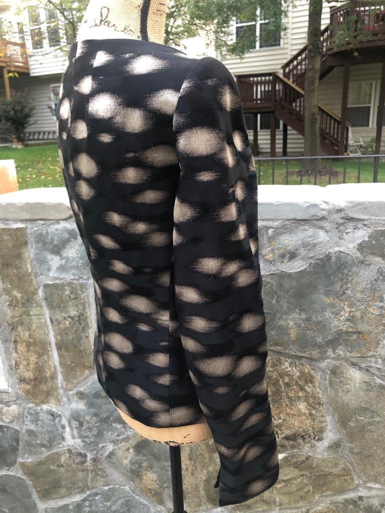 A-K-R-I-S AKRIS BLACK GOLD ZIP FRONT JACKET SIZE 6 8(JA100