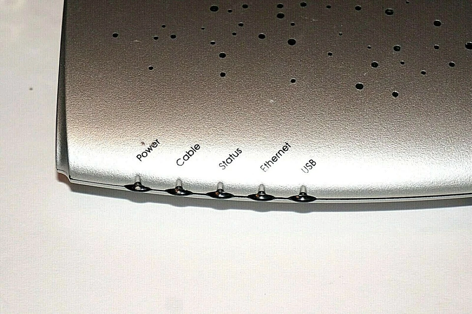 D-Link Model: DCM-202 Docsis 2.0 USB/Ethernet Cable Modem - Image 3 of 4