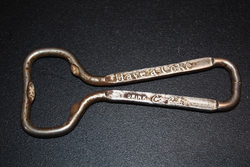 Vintage Coca Cola Bottle Opener - Picture 6 of 10