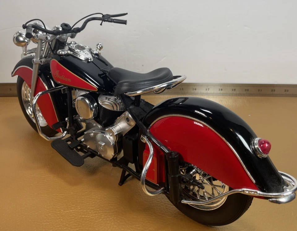 1948 Indian Chief Motorcycle New Ray 1:6 Scale Plastic Model Vintage 1998 Red - Image 2 of 4
