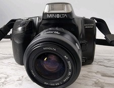 Minolta Maxxum 300si 35mm film camera w/Minolta AF Zoom 35-70 Lens