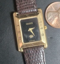 Vintage Gucci 4200L Ladies Quartz Watch