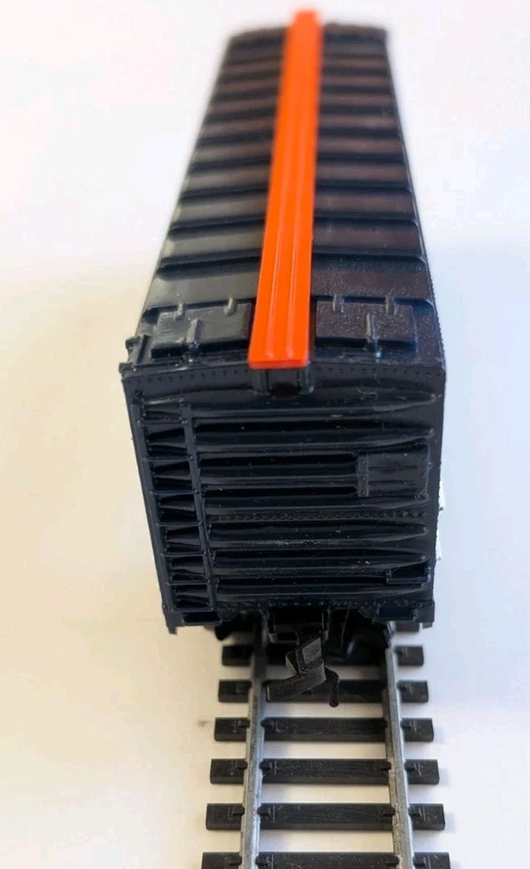 Ho Scale NFL CHICAGO BEARS Reefer Car MANTUA COLLECTIBLE  - Image 2 of 4