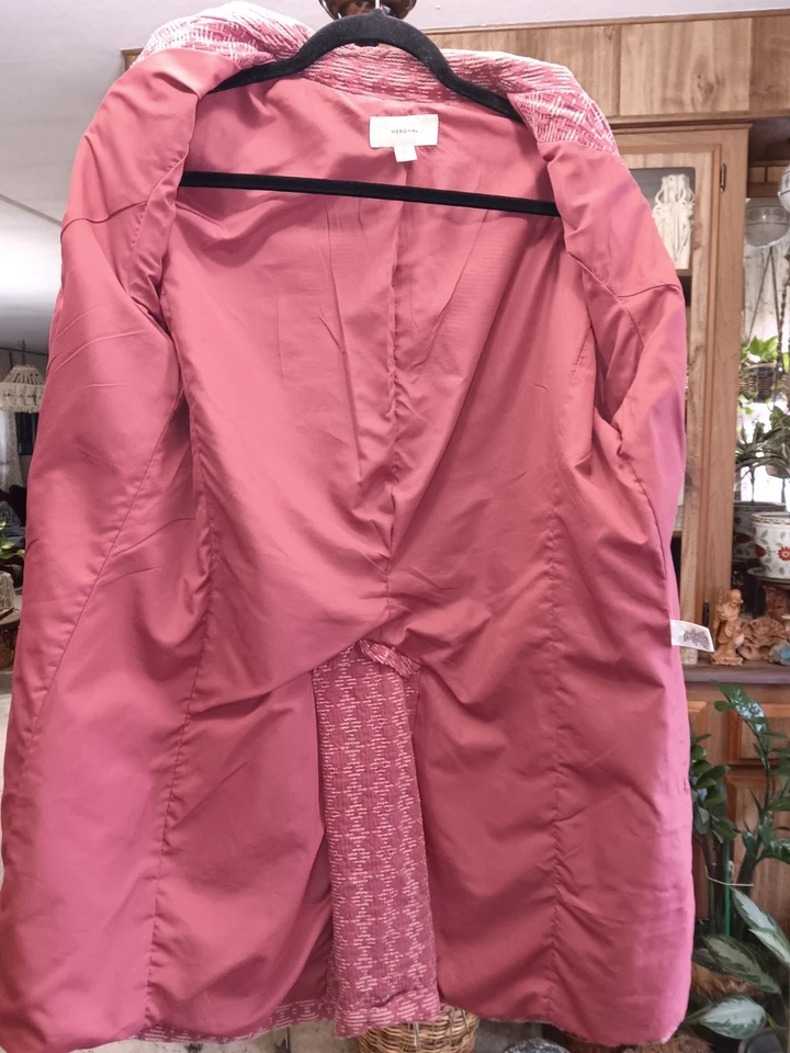 Gabardina Merona XL tela bordada roja rosa Foto 3 de 4