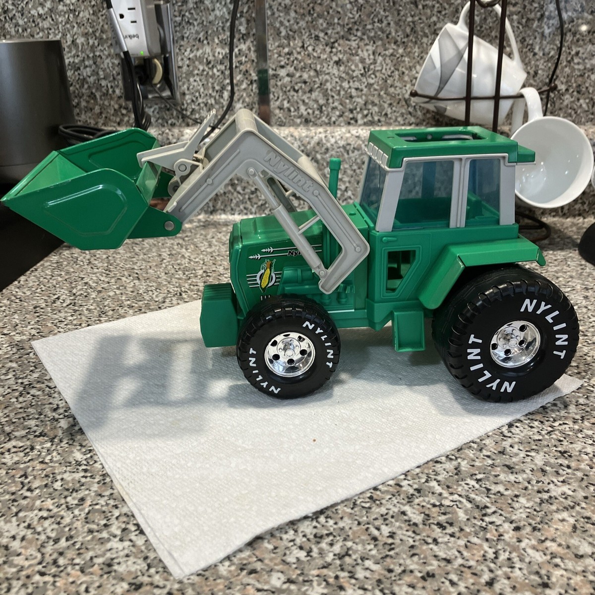 Vintage Nylint Metal ,plastic Muscle Farm Tractor w/Front Loader