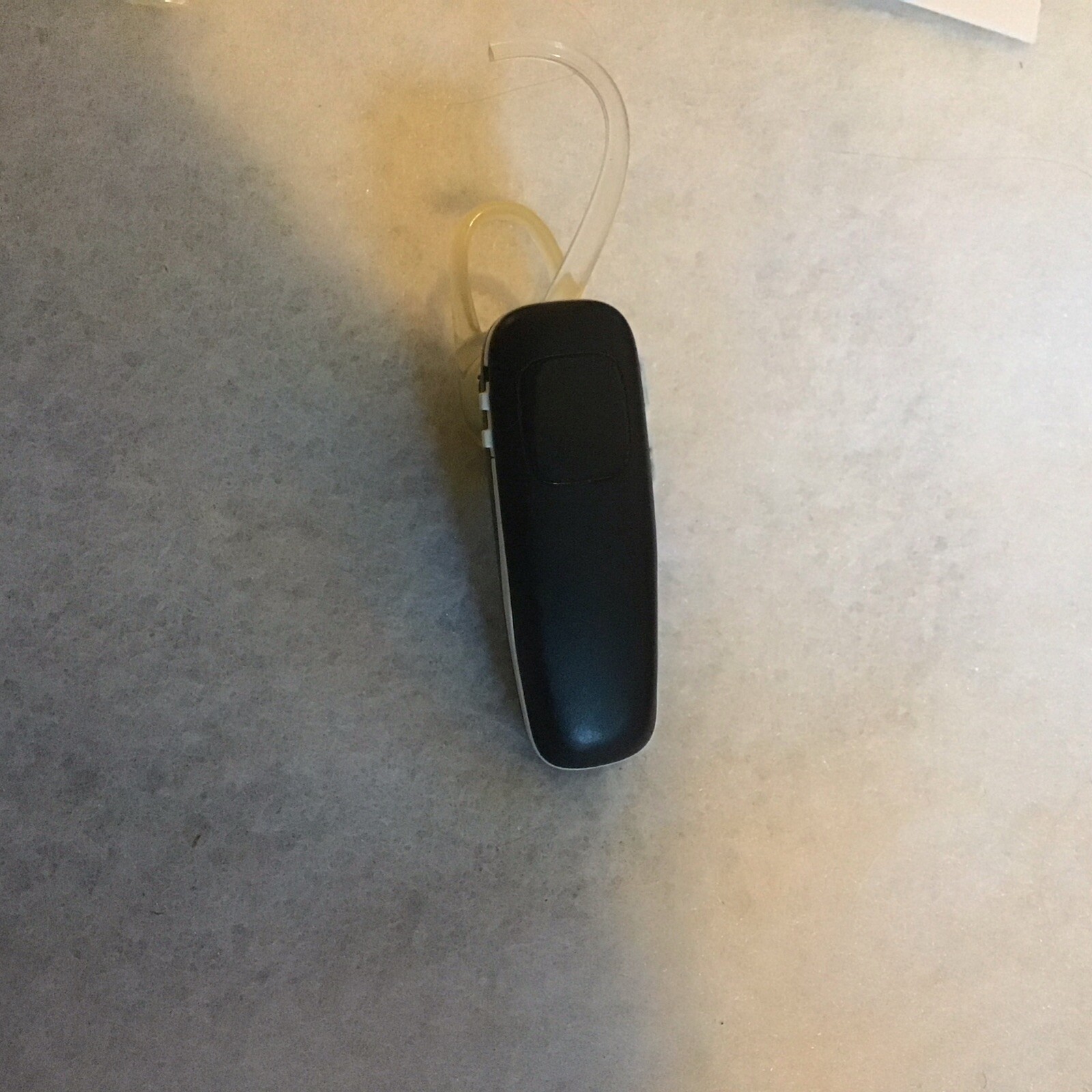 PLANTRONICS M70 Wireless BLUETOOTH HEADSET Black Earpiece eBay