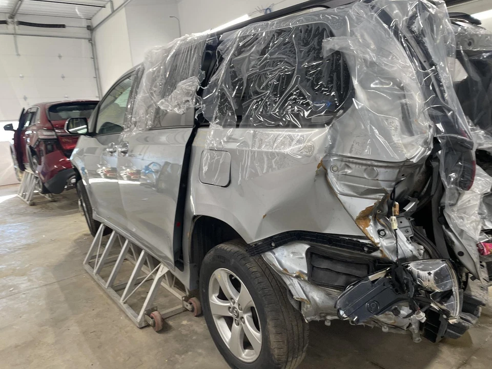 Used Front Left Seat Belt Front fits: 2020 Toyota Sienna bucket pre-crash system Foto 2 de 4
