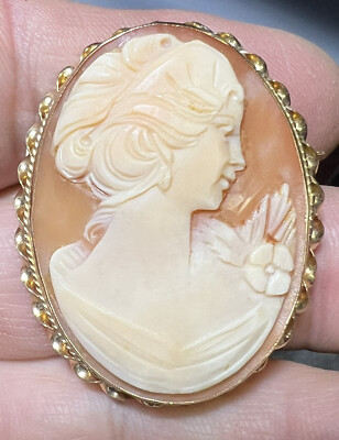 Antique Vintage 14k Solid Gold Shell Cameo Ladies Brooch 44mm x 35mm 10.6 grams