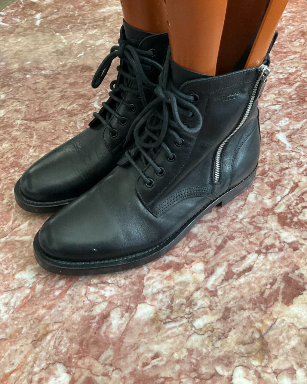 Stivaletti da combattimento Saint Laurent Ranger in pelle nera con zip taglia 38 5 usati in ottime condizioni $ 1.225
