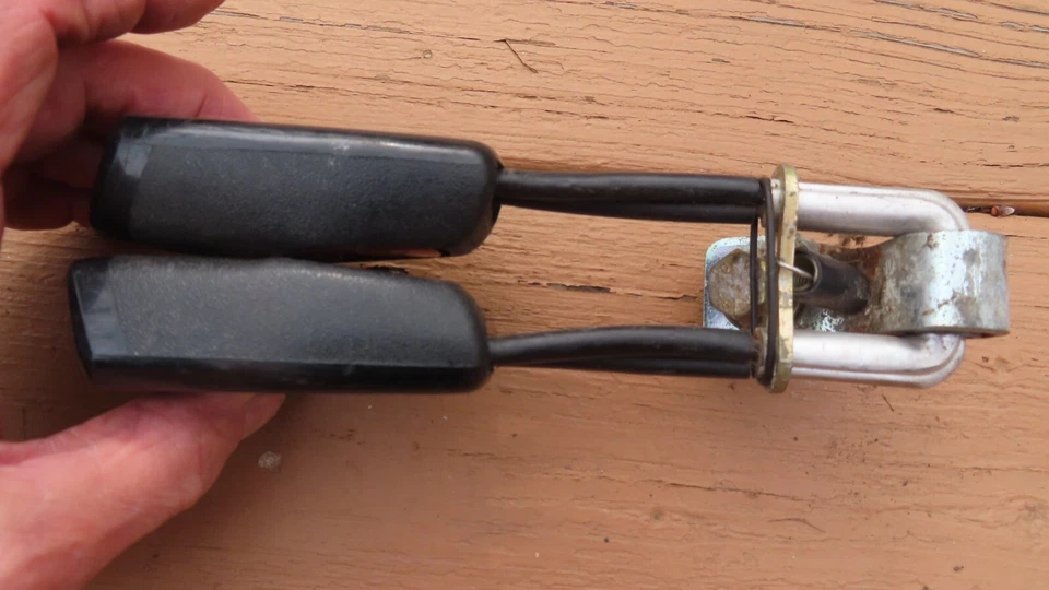 Receptores de cinturón de seguridad trasero Volvo 740 760 Wagon 1373243 Foto 3 de 4