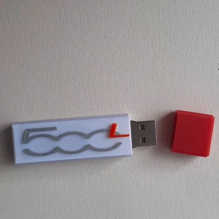 Chiavetta Usb Pendrive 8 16 32gb Personalizzabile Per Auto Fiat 500 500x 500l  - Immagine 4 di 4
